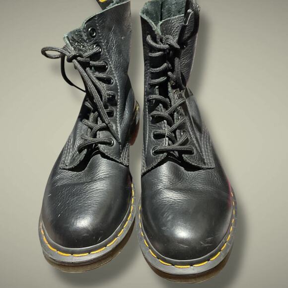 Women’s DR. Martens 1460 Pascal Black Leather Boots Excellent Condition - Picture 3 of 12